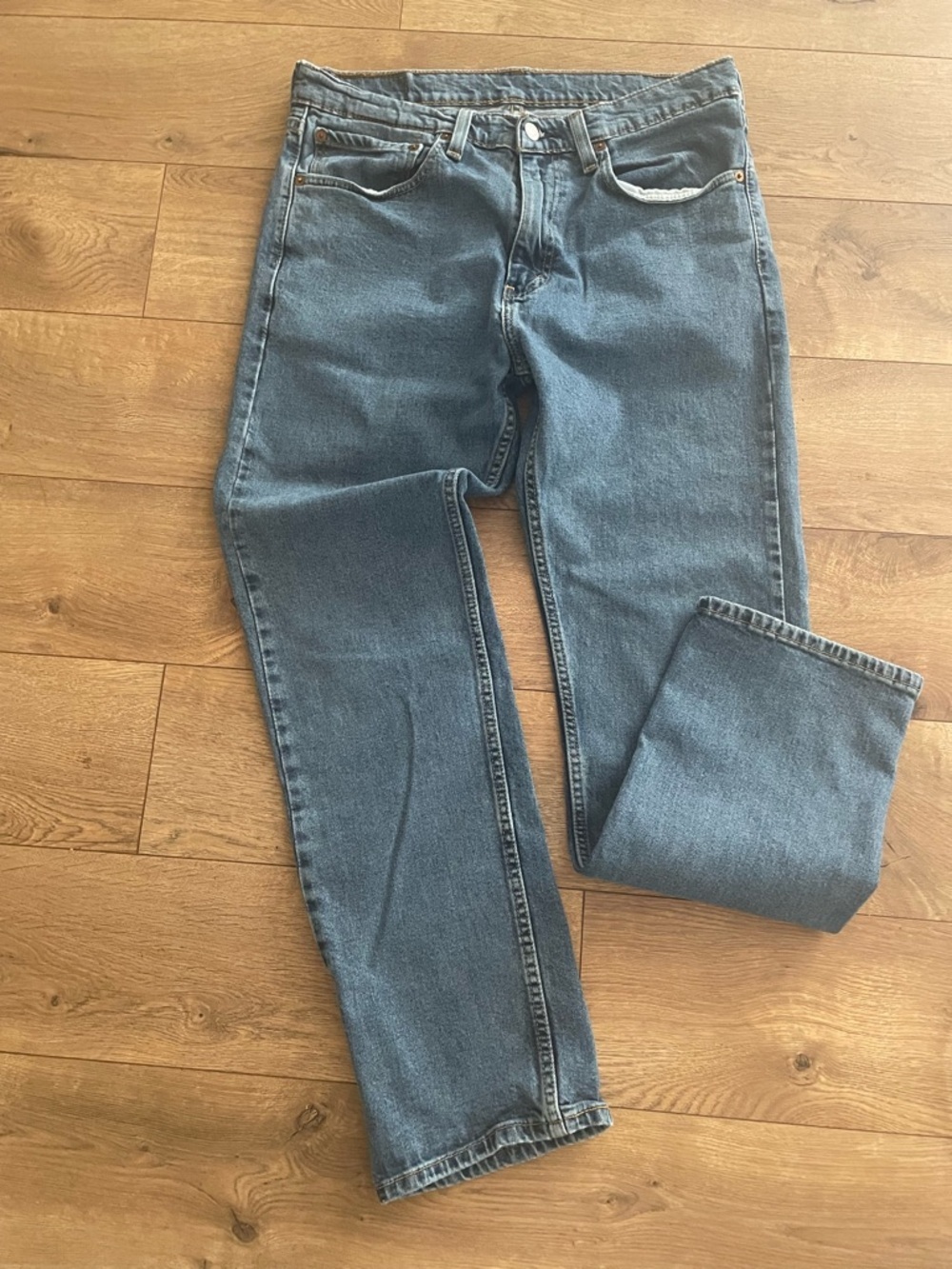 Levi's 505 Straight-Leg Men's Jeans in Classic Blue Denim - Picture 7 of 11
